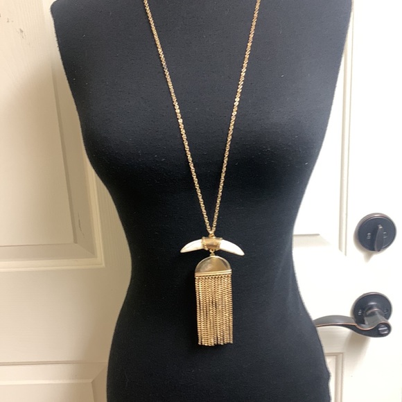 Necklace with Gold and white center piece, Beautiful piece - Picture 4 of 9